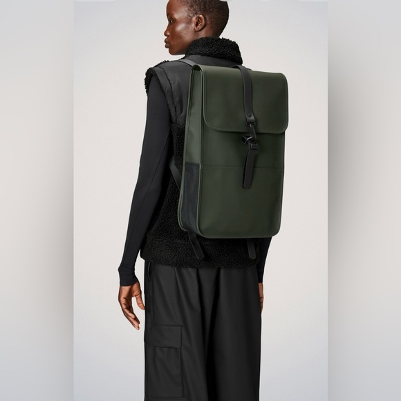 NWT - Rains Green Waterproof Backpack‎ - Picture 1 of 5